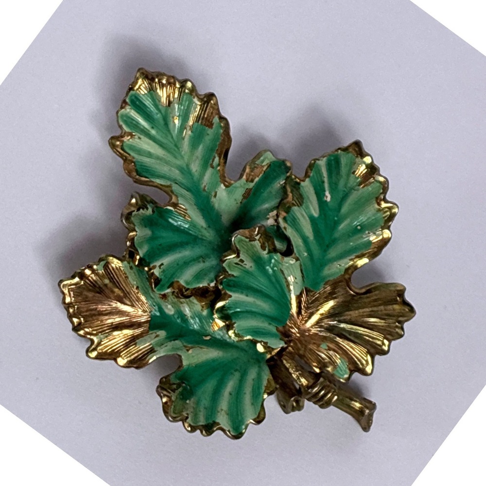 Vintage Gold Tone Maple Leaf‎ Brooch Pin Green Enamel Fall Costume Jewelry